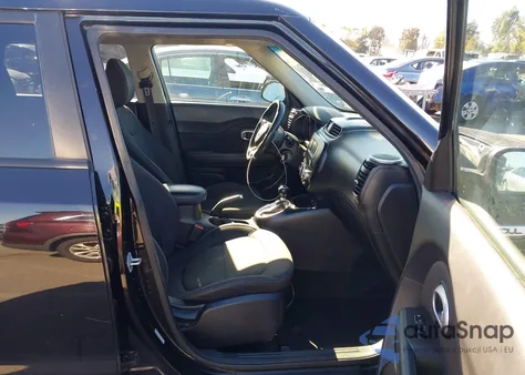 2016 Kia Soul z USA, uszkodzony, nr VIN KNDJN2A27G7372423